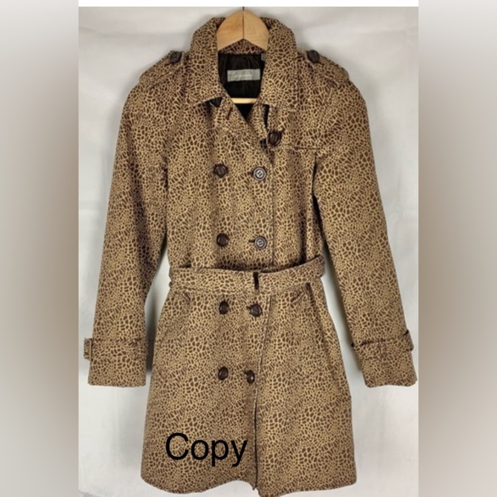 Liz Claiborne Giraffe Print Belted Trench. Used great condition. Brown. 2 petite